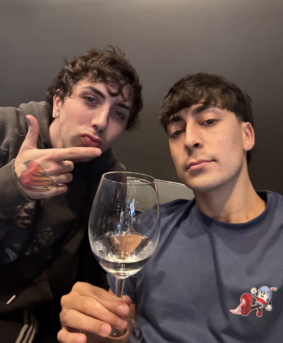 más que hermanos bros