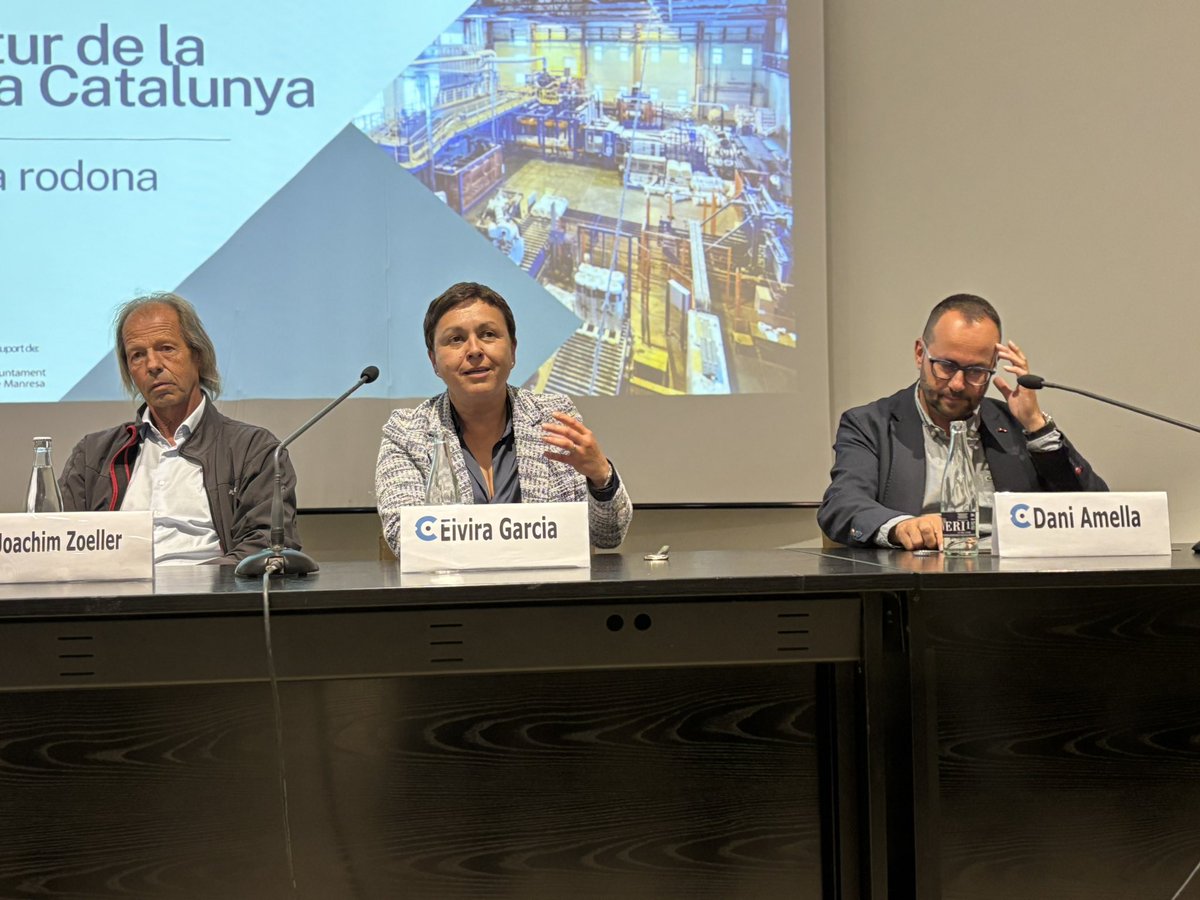Esplèndida jornada sobre futur industrial de <a href="/PatronalCecot/">Patronal Cecot</a> a #Manresa, amb la clarificadora i engrescadora ponència de <a href="/miquelpuigrapos/">miquel puig</a> i l’experiència d’empreses com Miwon, Inoxforma o Casa Amella. Tenim grans oportunitats de futur amb empresa i administració de bracet. Som-hi!