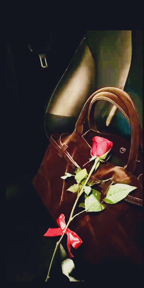الجلوس و الحديث مع روُح تحبها 
سعادة تُغنيك عن الدنيا بأكملها ❤️❤️❤️
