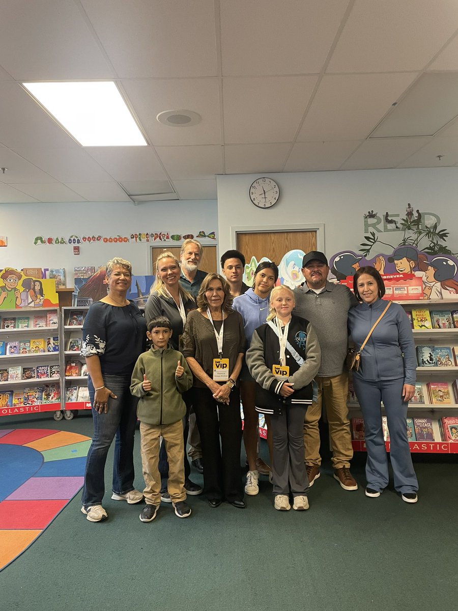 ScrippsHowardFd's tweet image. Members of the Scripps family volunteered at Thomson Elementary's @scholastic Book Fair, supporting our "If You Give a Child a Book..." campaign and helping spark a lifelong love of reading.