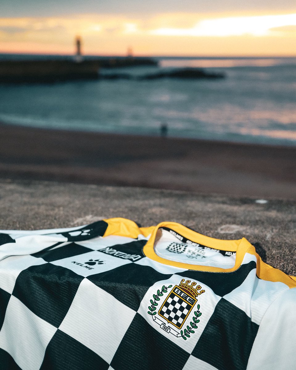 Sunset vibes with 𝐁𝐥𝐚𝐜𝐤 𝐚𝐧𝐝 𝐖𝐡𝐢𝐭𝐞 🌅

#InvictaDeXadrez