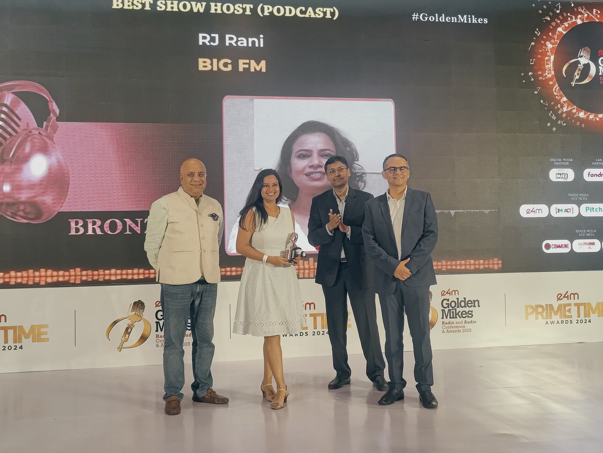 e4mevents's tweet image. What a win! 📻
Big congratulations to the winners in the Best Show Host (Podcast) at the #e4mGoldenMikes Awards 2025! 🎙

Category: Best Show Host (Podcast)
Winners: @mirchiplus @bigfmindia

#AudioExcellence #CreativeCampaigns #GoldenMikes2025