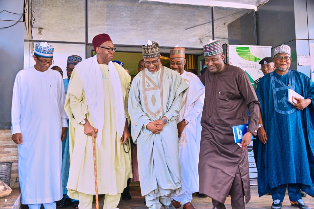 This afternoon, I had the honor of hosting His Royal Highness, Alhaji Mai Mustapha Ibn Kyari, the Emir of Nguru.

I firmly believe that environmental protection demands the collaboration of all stakeholders. It was particularly encouraging to hear His Royal Highness affirm the