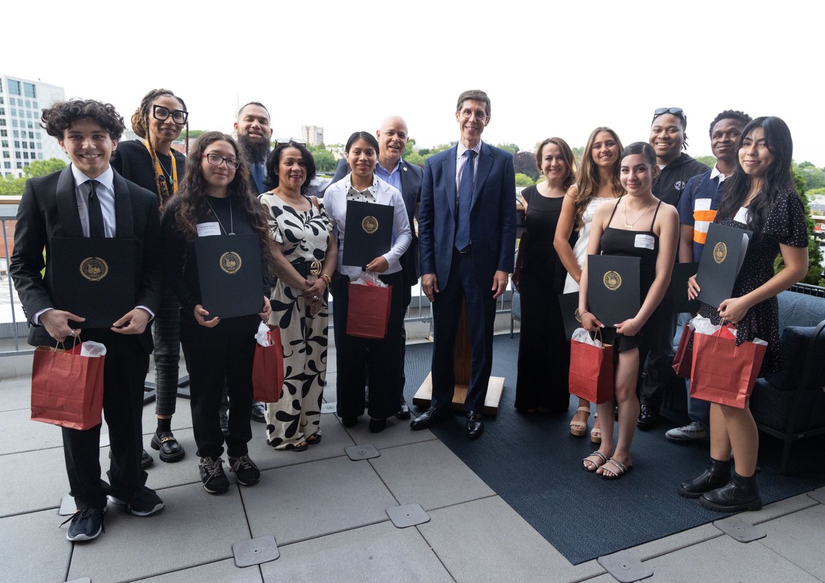 A special congratulations to the Providence Public Schools Class of 2025 Valedictorians and Salutatorians! They were recognized yesterday by <a href="/PVDMayor/">Mayor Brett Smiley</a>, <a href="/pvdcitycouncil/">Providence City Council</a> <a href="/Juanmpichardo/">Juan M. Pichardo</a>, and Supt Montanez during  the Mayor’s reception. Congratulations!