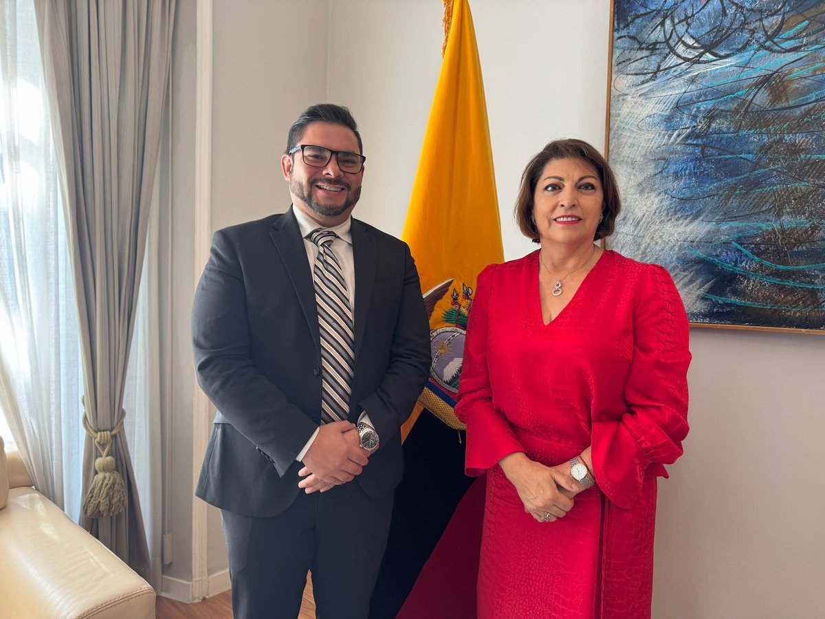UNEMIEcuador's tweet photo. En esta reunión, se definieron puntos importantes para el convenio entre ambas instituciones, destacando:
🎓 Becas para #posgrados y ampliación de cupos para el proceso de admisión de #grado. https://t.co/gru4RkOcGC