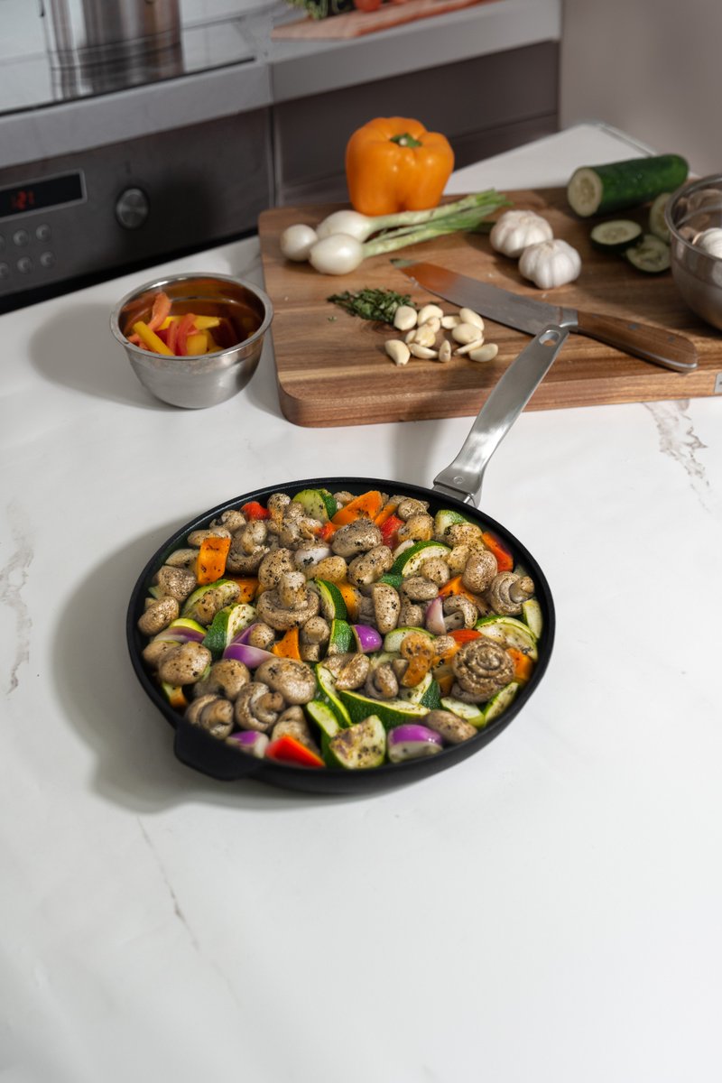 One pan, all the flavor, and no PFAS. That's what makes CXD a real workhorse in the kitchen!
#swissdiamond