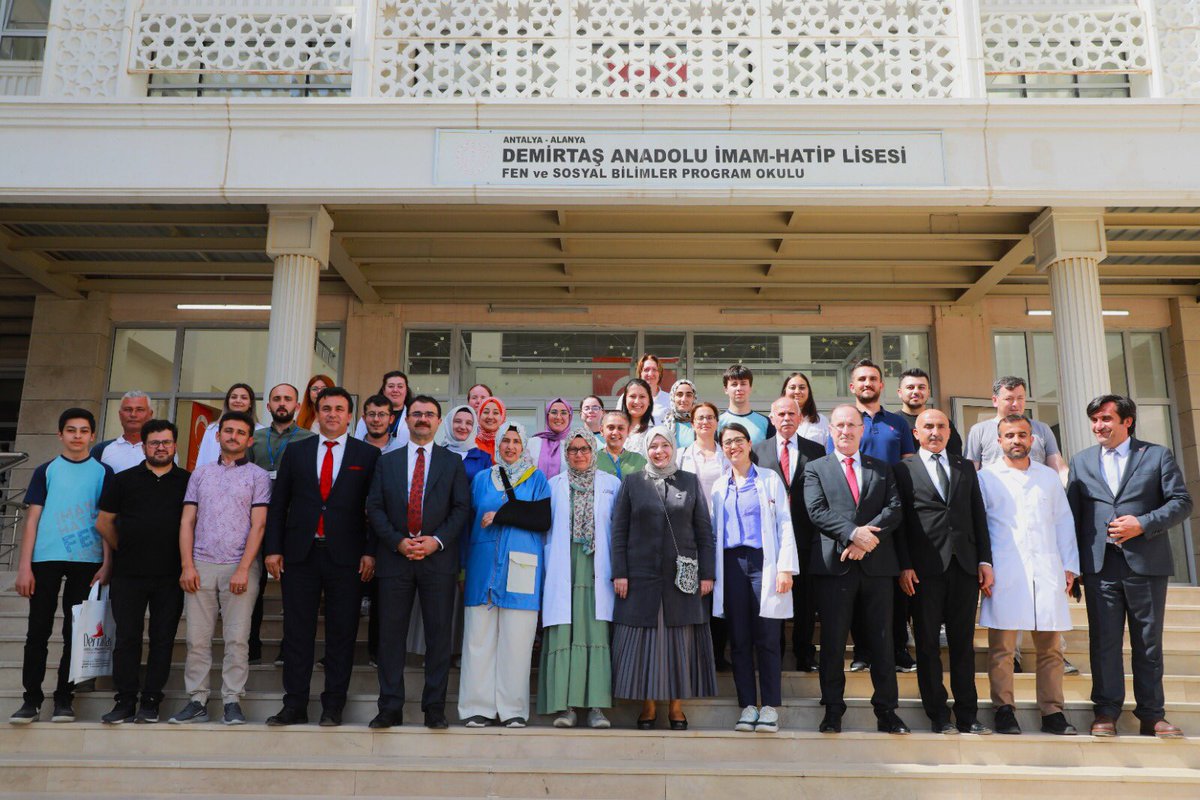 📍Alanya

📚 🏫 Millî Eğitim Bakan Yardımcımız Sayın Celile Eren Ökten, Din Öğretimi Genel Müdürümüz Sayın Dr. Ahmet İşleyen ve İl Millî Eğitim Müdürümüz Sayın Mehmet Yasin Eriş, Demirtaş Anadolu İmam Hatip Lisesini ziyaret ederek öğretmen ve öğrencilerimizle bir araya geldiler