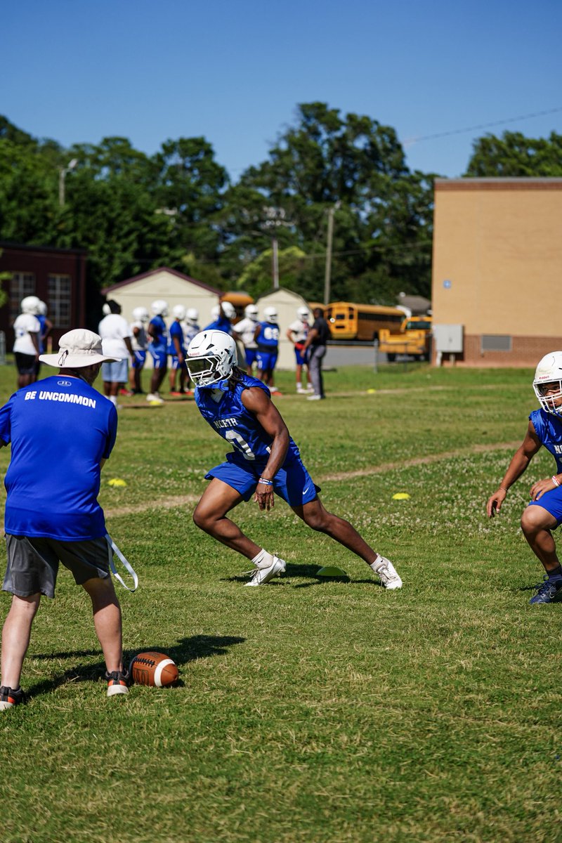 mikey_mcgill's tweet image. Great spring workouts !
Senior SZN loading ……⚡️
hudl.com/v/2Rcynp
@NorthMeckFB
@CoachBlakeOL
@CoachVereen