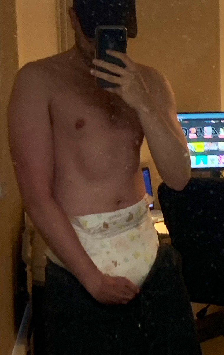 SoggyInSweats's tweet photo. Trying to focus on my studies, but this diaper says otherwise… #diaperboy #abdl https://t.co/GDTm23OhOh