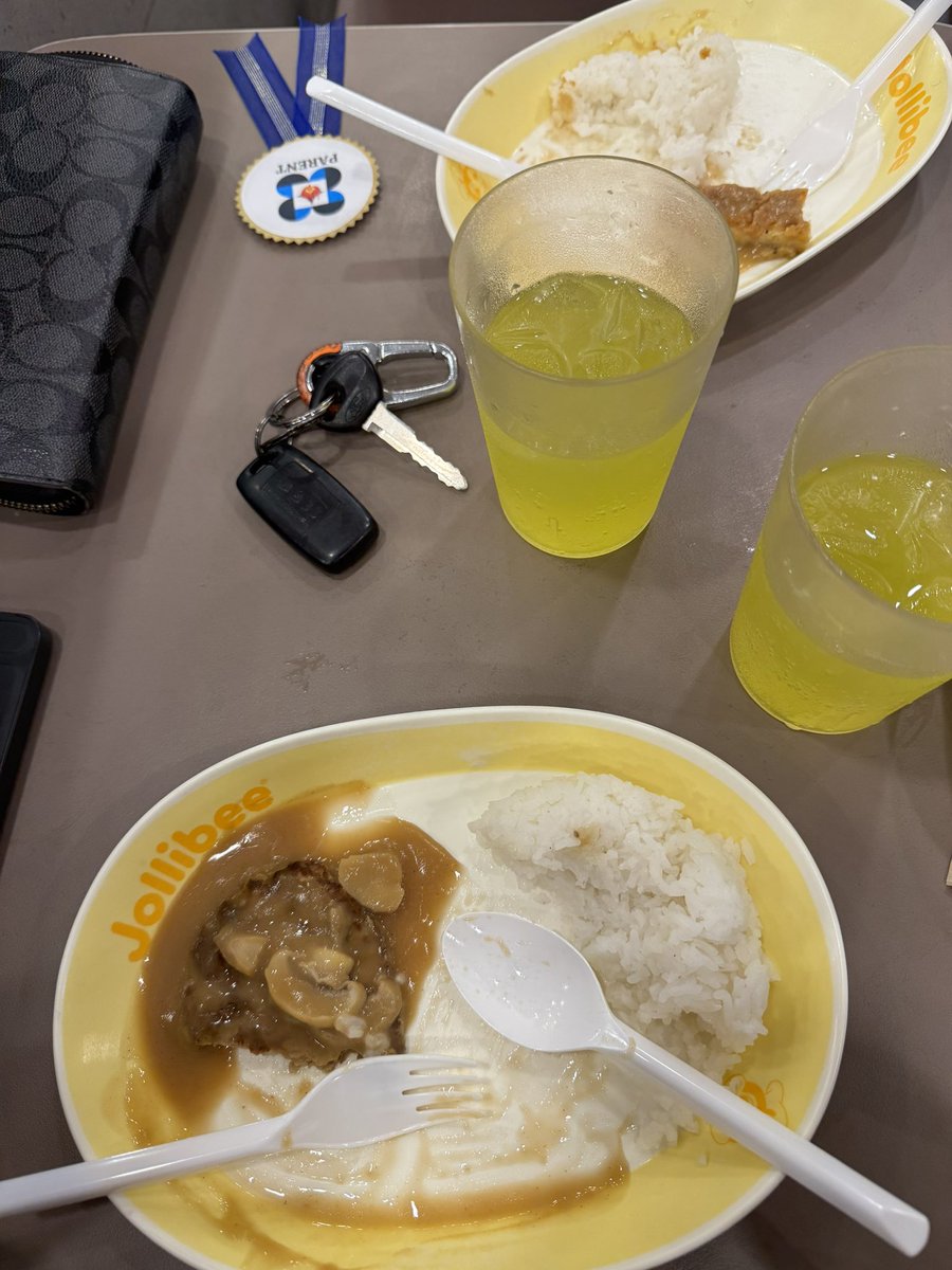 kerstoph's tweet photo. @xanxanleelee real (nag 3 rice pa kanina) https://t.co/cg7619L5h2