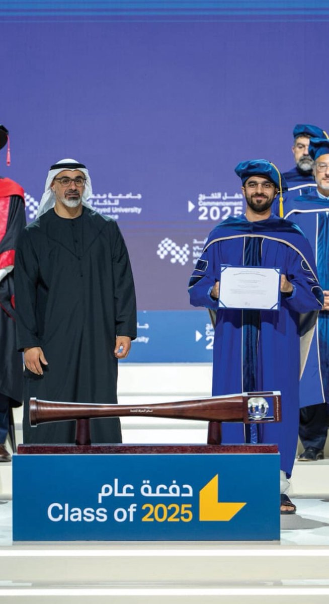 🇦🇪 A proud moment for the UAE!
Congrats to Dr. Salem Saqer Almarri, the first Emirati to earn a PhD in AI from MBZUAI!
🎓🤖

لحظة فخر للإمارات!
نبارك للدكتور سالم صقر المرّي، أول إماراتي يحصل على دكتوراه في الذكاء الاصطناعي من جامعة محمد بن زايد للذكاء الاصطناعي.
#MBZUAI #ai #uae