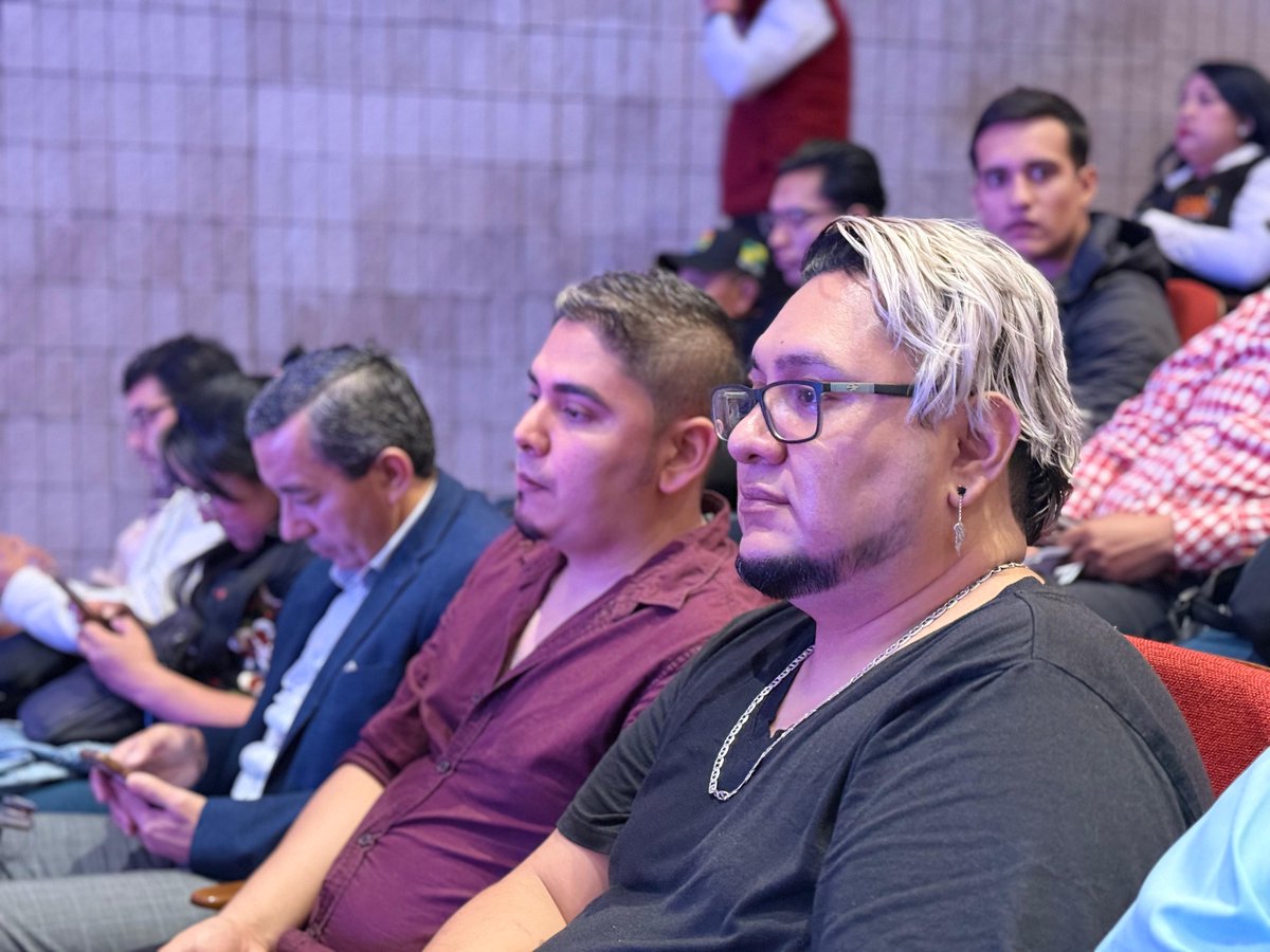 Gobierno de Pastaza #ElGobiernoDelÁnimo (@gadpastaza) on Twitter photo 🔰 Gracias a la gestión del prefecto <a href="/andregrandag/">André Granda</a> Granda, emprendedores turísticos de Pastaza participaron en #VentasSalvajes en Quito, junto al gurú internacional de ventas #SandroMeléndez 📈 Una jornada de alto nivel para fortalecer la promoción turística de la provincia. 🔰 Gracias a la gestión del prefecto <a href="/andregrandag/">André Granda</a> Granda, emprendedores turísticos de Pastaza participaron en #VentasSalvajes en Quito, junto al gurú internacional de ventas #SandroMeléndez 📈 Una jornada de alto nivel para fortalecer la promoción turística de la provincia.