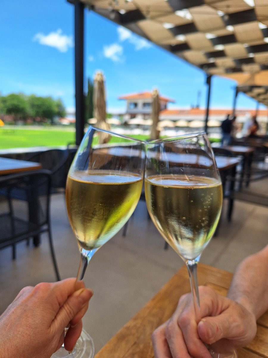 If you want a small, non-touristy wine region sprinkled with boutique wineries, come to Queretaro: epicureanexpats.com/queretaro-wine……
#travel #wine #winelover #Wednesdayvibe