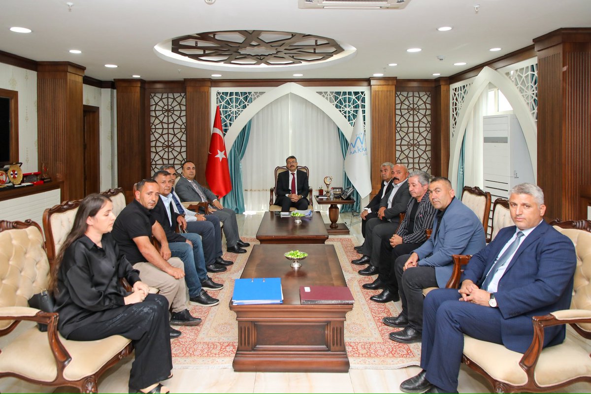 📌Hakkari Üniversitesi Rektörü Musa Gençcelep; İş insanı İsmet Ölmez, İl Müftü Yardımcısı Bilal Beyter ve beraberindeki heyet; 

📌 İl Tarım ve Orman Müdürü Mehmet Asım Şen, TÜİK (Türkiye İstatistik Kurumu) Van Bölge Müdürü Cem Özaydın;

📌 Büyükçiftlik Belde Belediye Başkanı