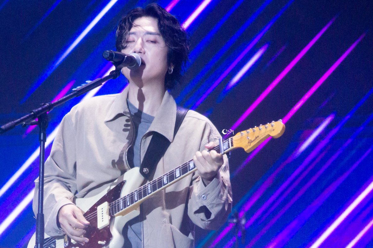 그린캠프 한쪽 눈만 힐끗 윤선생