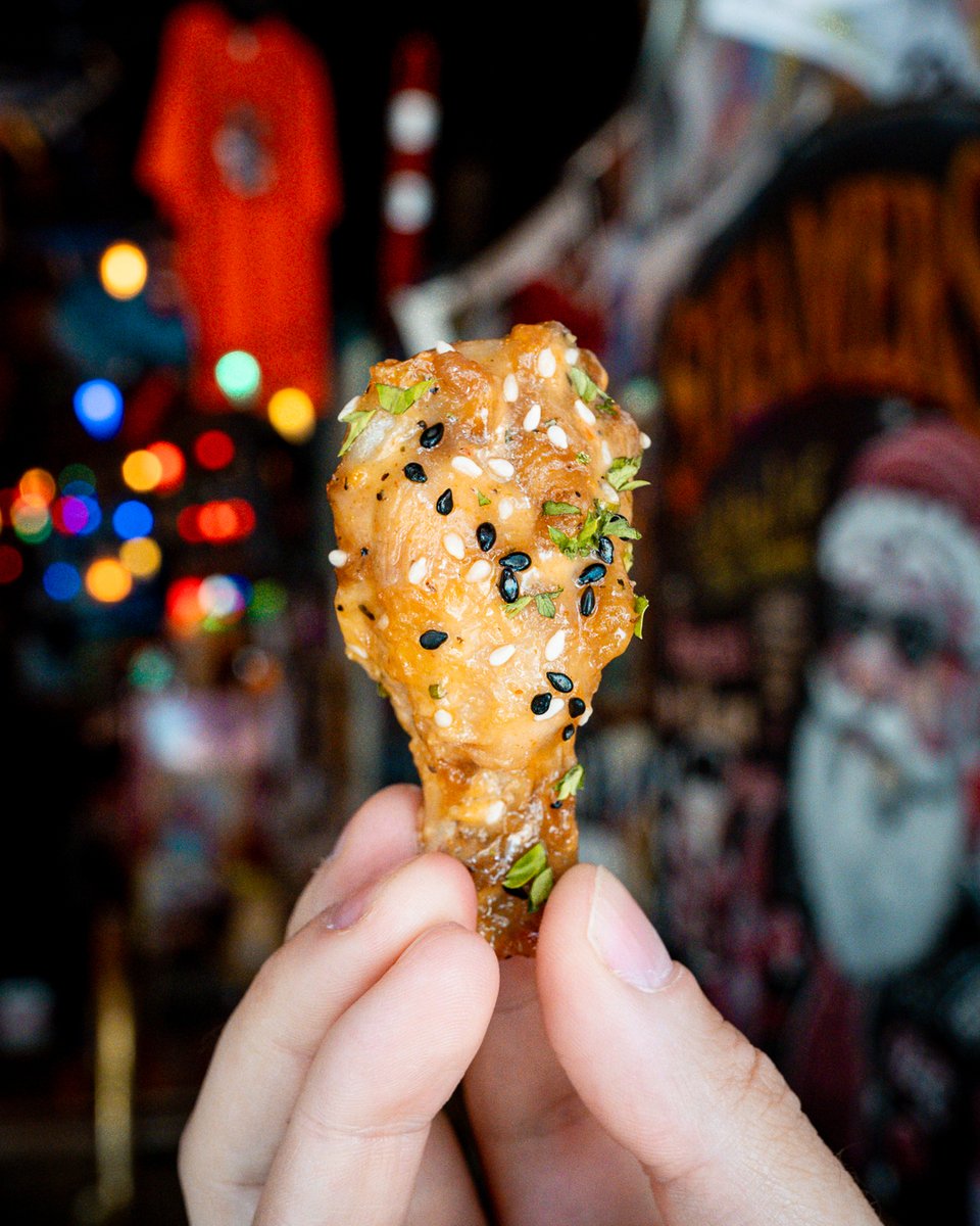 🚨LAST CHANCE FOR CHILI CRISP RANCH 🚨

Our famous ranch with a chili crisp twist. Available for half priced wings from 2pm-close, your choice of traditional, boneless, breaded, cauliflower, or plant-based.

This flavour is available everyday in May and on takeout 

#seeyouatleos