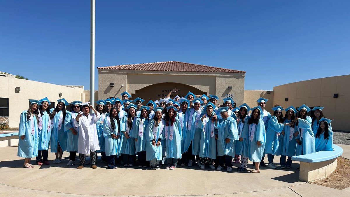 Countdown to graduation! 🎓

The Anthony High School Class of 2025 will walk the stage on Thursday, June 29, at 6 p.m.
Catch the ceremony live here: youtube.com/live/B7wrc_d6M…

#AnthonyWildcatPride