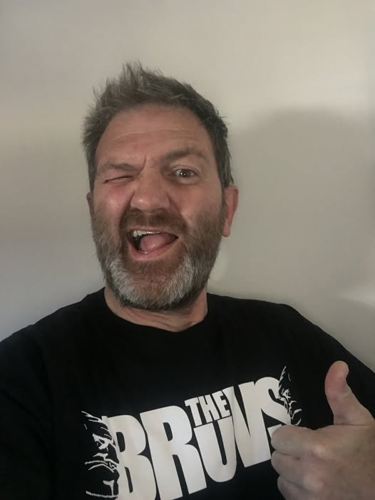 TheBruvsTV's tweet photo. Stick it up and show us - we want to see those #Thumbs for #ThumbsUpThursday with #TheBruvs 
WE ALSO DO #COMEDY #CARTOONS 
SUBSCRIBE TO THE BRUVS YOUTUBE CHANNEL https://t.co/RzIS8rJnUt
#comedyshow #stickemup https://t.co/whb9tZSzoq