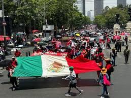 Profes, por una jubilación justa y solidaria.
Entrevista sobre la actual fase de la lucha de la CNTE que me hizo Jerónimo Ortiz y <a href="/EllosyNosotros/">Ellos y Nosotros </a>. 
Gracias, <a href="/Dal_air/">daliri★</a> 

youtu.be/ZVzXL6naKrg