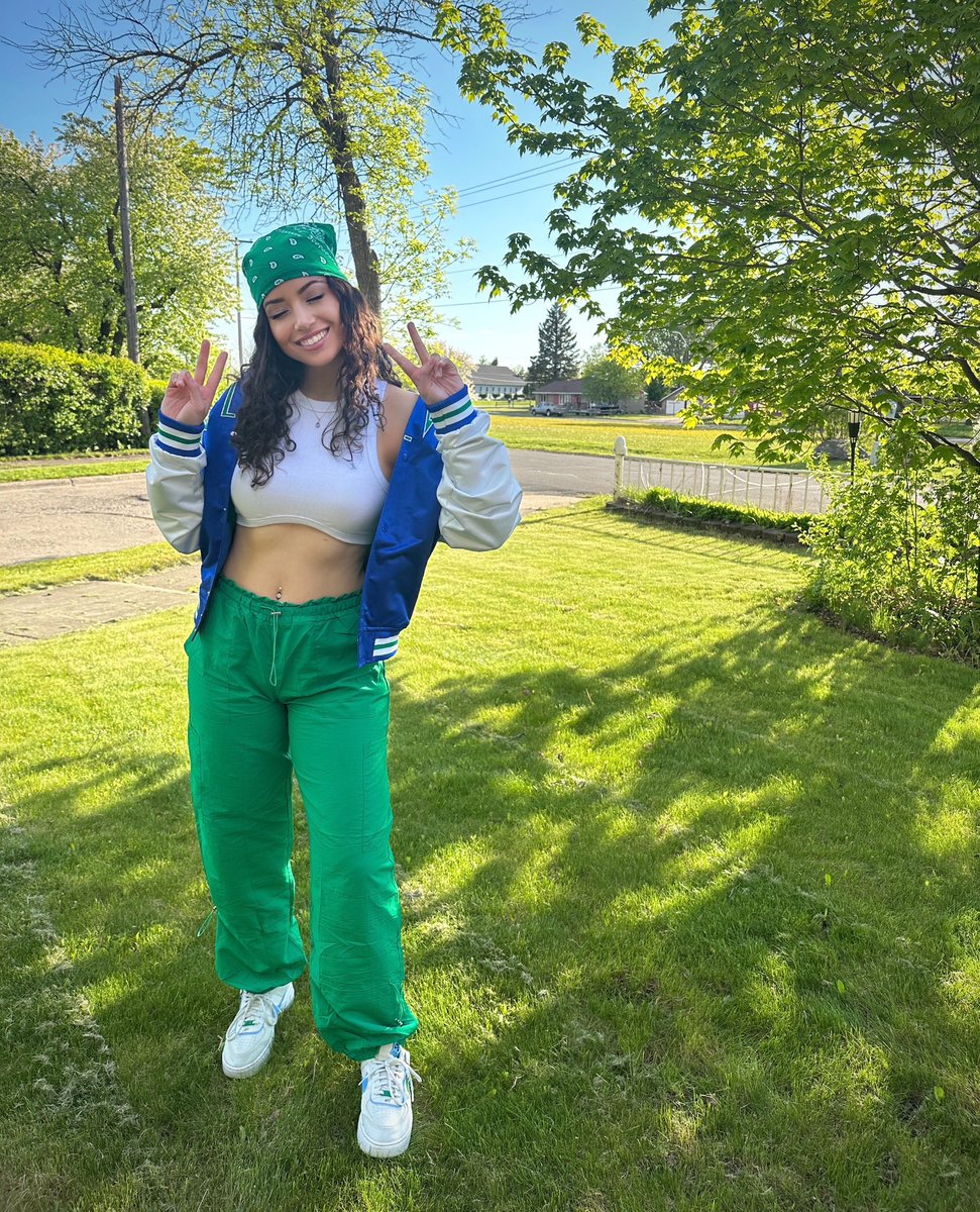 SaraBrnic_'s tweet image. #NewProfilePic #WolvesBack