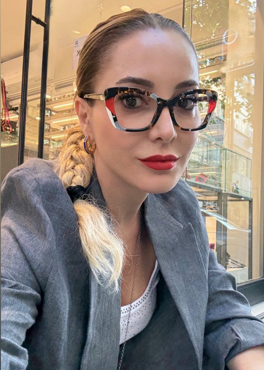 dolibomsss's tweet photo. telefon değişmeseydim daha neler atardım da ah çok güzelsin dolibom 

DolunaySoysert KafaTvDe https://t.co/BYQJlVaPAo