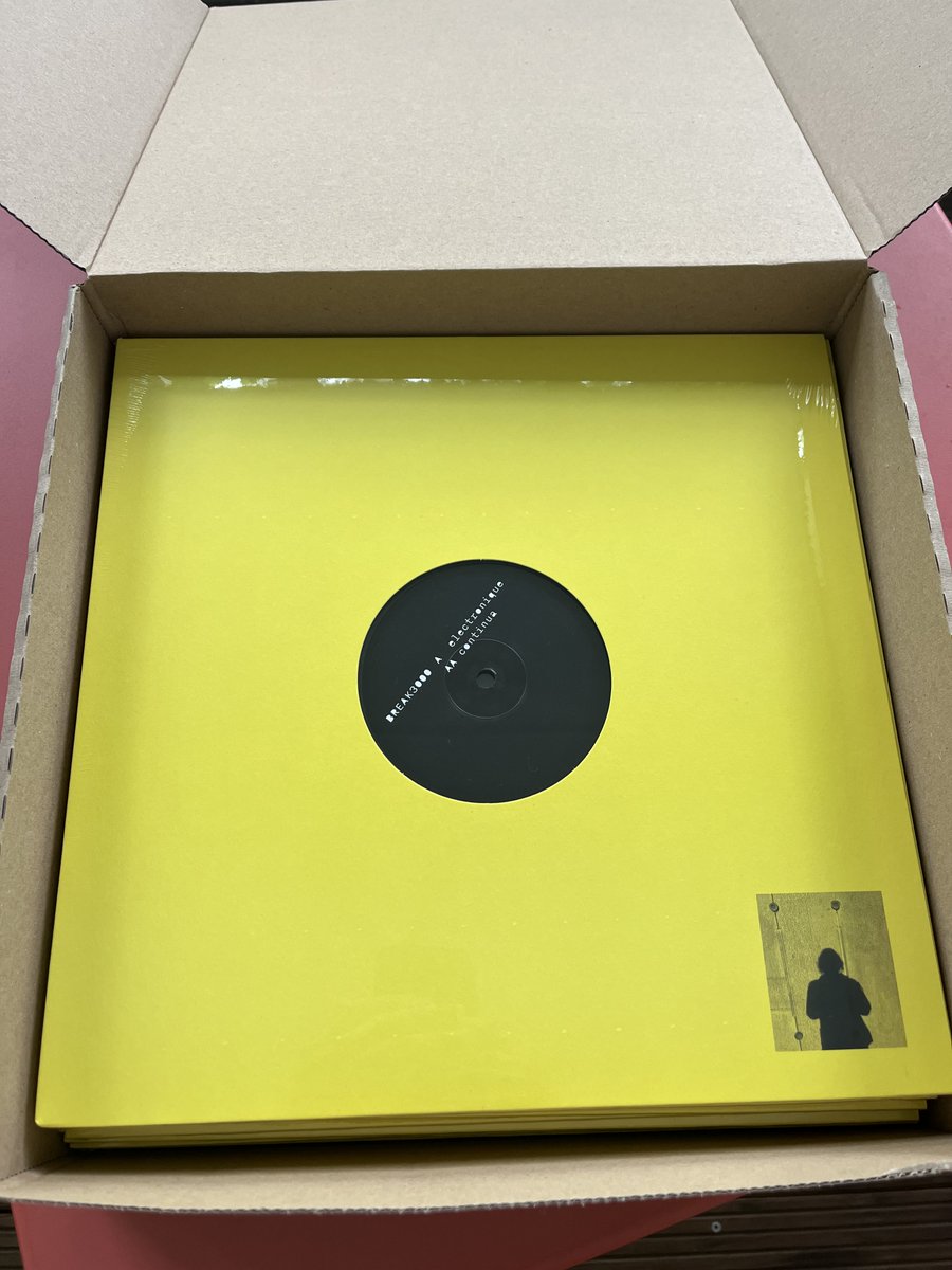 The Vinyl just arrived! Out next Week!

pre-order &gt; break3000.bandcamp.com/album/electron…

#break3000 #electroclash #electro #electronicmusic #newmusic #bandcamp #recordstore #vinylrecords