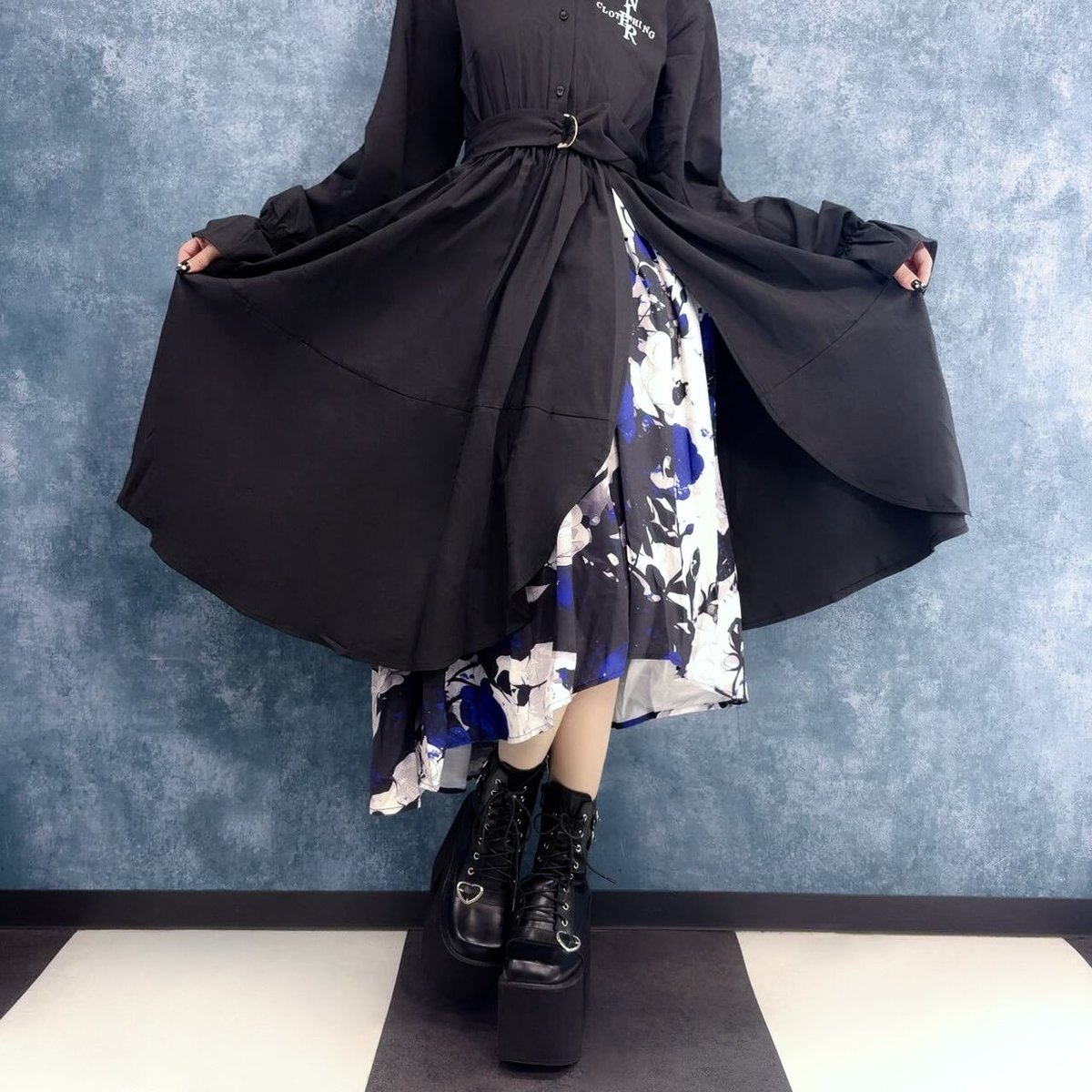 NieR_tokyo's tweet photo. 🎁プレゼントイベント企画🎁

【1リポスト1円安くなるドレス】

通常価格8800円
※1時間毎に価格変更させて頂きます。

更にリポスト＆フォローされている方から抽選で
🎁3名様に商品をプレゼント🎁

是非ご参加ください🙇‍♂️🙇‍♀️

〆切は本日24時となります。 https://t.co/wNp0aJgsih