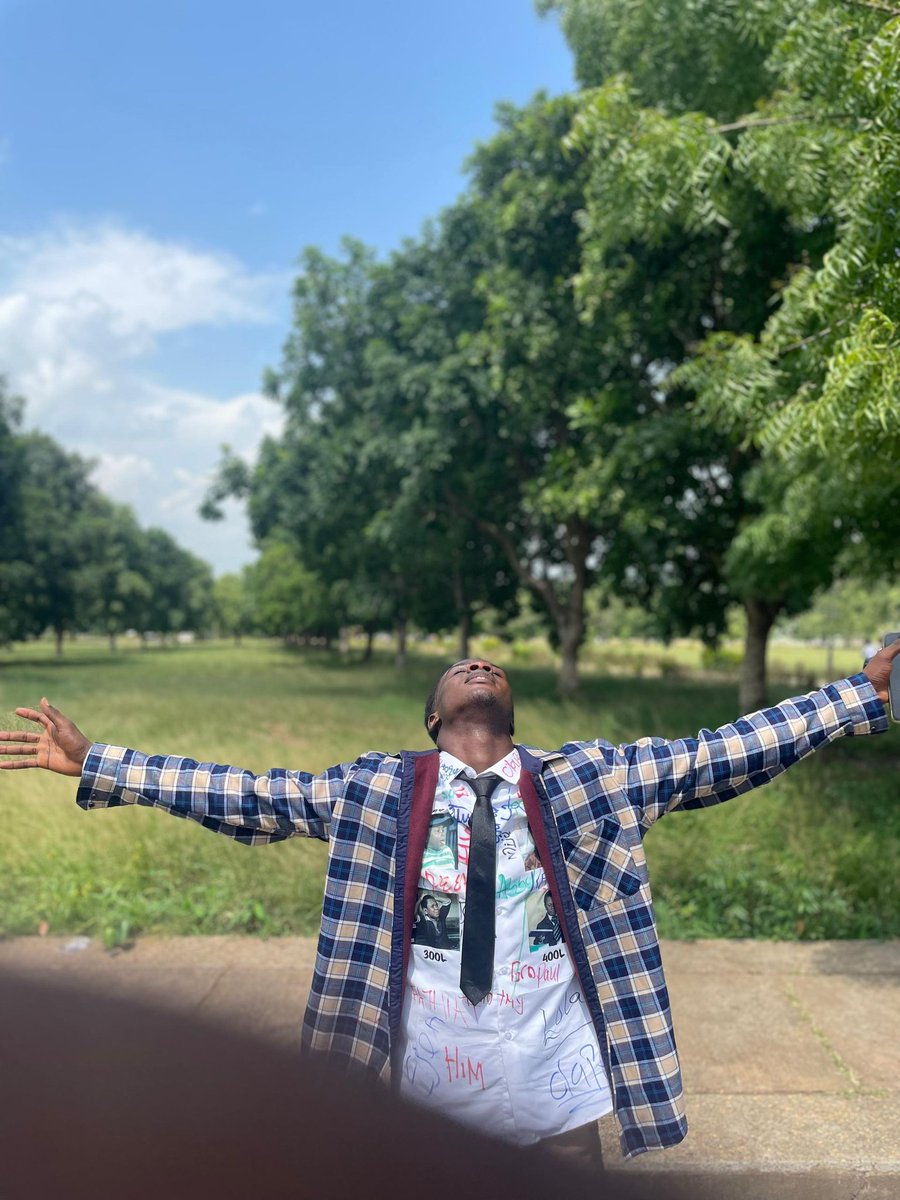 Theweb3_lash's tweet photo. From test tubes to triumph — I came, I saw, I titrated. https://t.co/3r8GHGBBvQ Biochemistry, signed and sealed!”* 🧪🎓
#B.sc Biochemistry bagged.
#Classof25
#Proudbiochemist https://t.co/buUoO4Hu0C