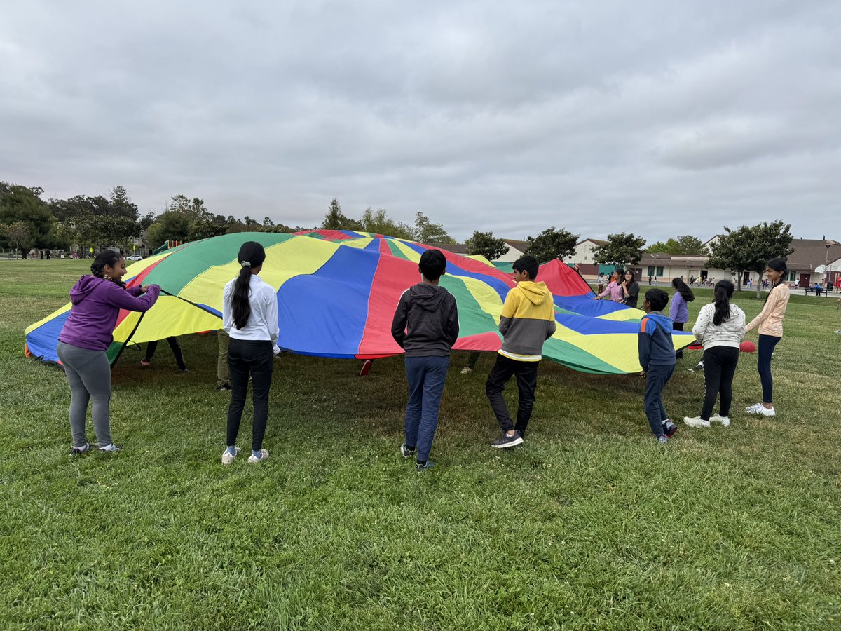 FpesWolverines's tweet photo. It must be field day! https://t.co/sdNAmqRPPE