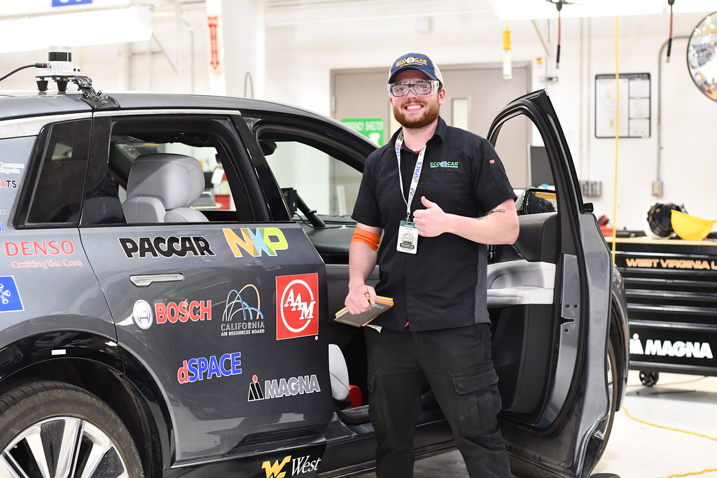 Huge thanks to General Motors for their guidance and for giving us access to the Desert Proving Grounds! Putting our competition vehicle to the test in such a world-class facility was an incredible opportunity 💪🔋

#GeneralMotors #WVU #EcoCAR #LetsGo #Yuma