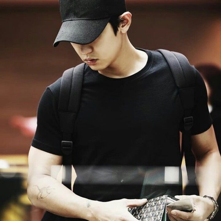tothemoonandbaek tweet media