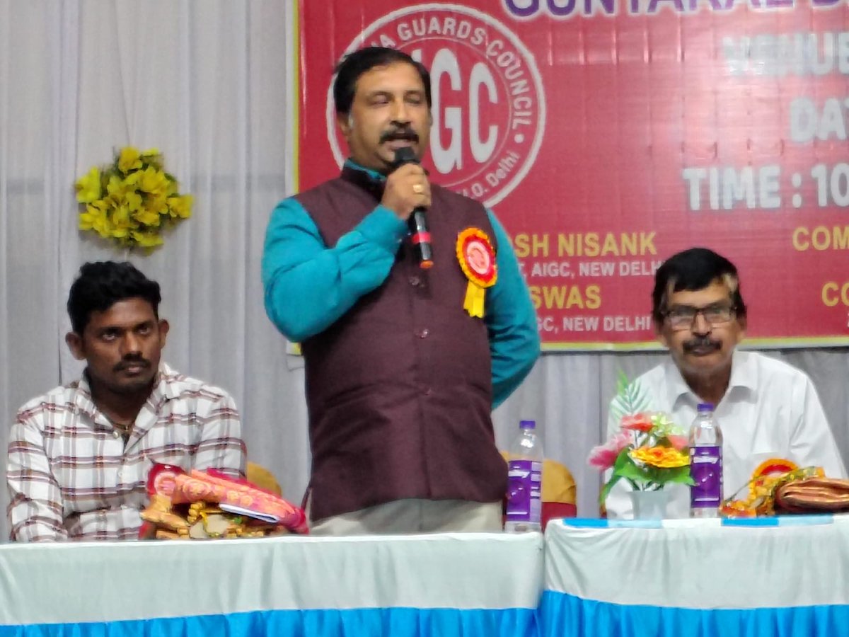 Heartiest congratulations Com.P.K.Singh ji for being elected as Divisional Secretary Guntakal/SCR.
 All the best for new responsibilities .🌷🌷