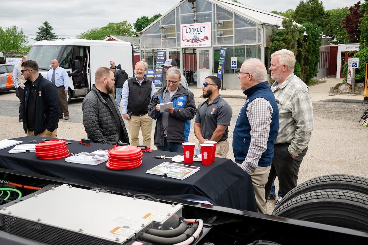 MassCEC's tweet image. 10 electric trucks. 100+ truck owners. 1 message: clean fleets are here. ⚡🚚

MassCEC &amp;amp; @CALSTART’s #MassFleetAdvisor showcase let owners kick the tires on EVs from @BollingerMotors, @Rivian &amp;amp; Indigo. Details via @BostonGlobe: bostonglobe.com/2025/05/20/bus…
#EVFleets #ZeroEmissions