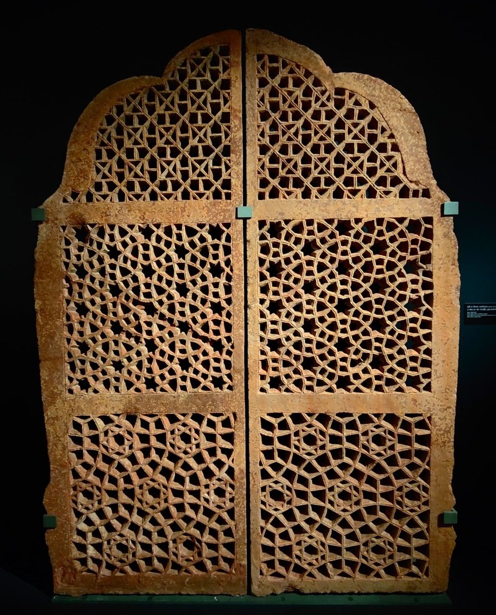 EtwTerp's tweet photo. Treillis géométrique...
Jali à deux vantaux (Inde, 1550-1615)
HDE du Var, Draguignan
Exposition "Jardins et Palais d'Orient"
22 déc. 2024
#mathsartist #mathpics #maths  #draguignan #hdevar #geometrie #geometry
🔶 RV sur Instagram:
📸🖍️MATHS_ARTIST✏️🎨https://t.co/huEfGDmtXA… https://t.co/QSTYMVIThY