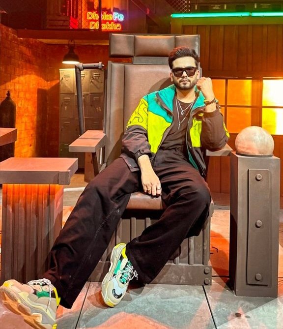 thakurNita1109's tweet photo. Raja ek hi hai 👑❤

ELVISH ACING ROADIES

#ElvishYadav #ElvishArmy https://t.co/4F6eBCTcP5