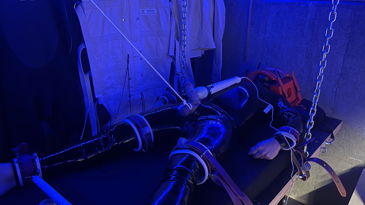 phillybnd's tweet photo. Tightly bound and feeling the charge. Who's in control now? π₯ #RubberBound #BDSM #KinkLife https://t.co/i8Oc313RXQ