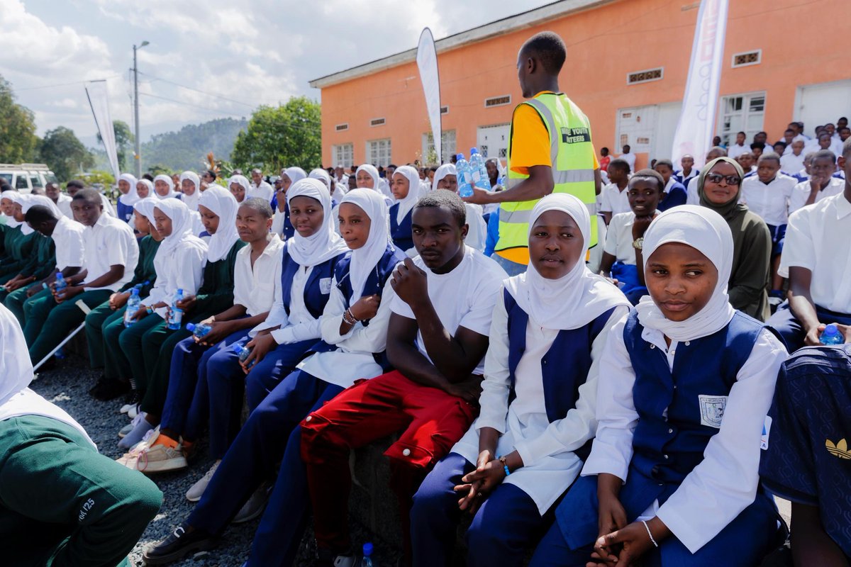 umuyobozi wa <a href="/KosmotiveRwanda/">Kosmotive</a> yagize ati: “Twahuriye hano kugira ngo tuzirikane akamaro k’isuku mu gihe cy’imihango, kuko ari ingenzi mu guteza imbere ubuzima bw’umuntu ku giti cye no mu kubaka u Rwanda rwita ku buzima rusange.”