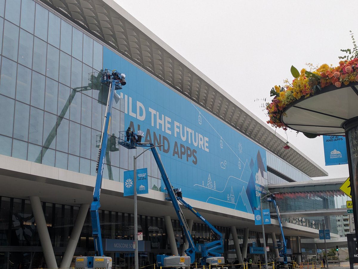 Loading...
<a href="/Snowflake/">Snowflake</a>