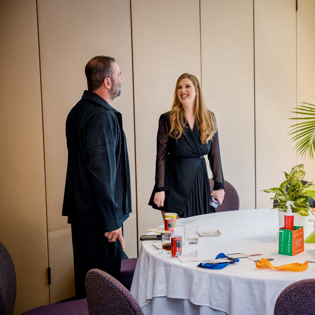 Our conference unites the visionary minds driving the future of commerce. In the green room, speakers gathered their thoughts, sharpened their message, and prepared to deliver insights that challenge convention and inspire action. 🎤