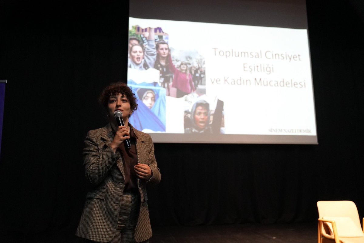 İBB Kadın iş birliğiyle düzenlediğimiz Medya’da Kadın söyleşisinde, kadının temsiline dair farkındalık yaratmak amacıyla Sinem Nazlı Demir'le medyanın kadına sunduğu rol ve alanlar üzerine konuştuk. 

Güçlü bir kadın temsili için kadınların yanında olmaya devam edeceğiz.