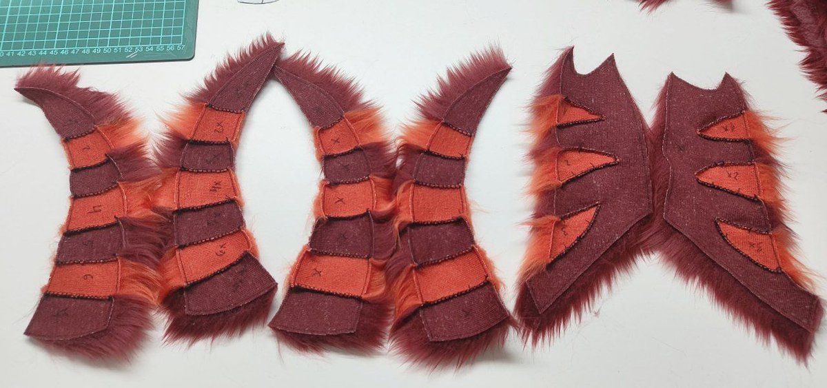 Shrumibo ๐ฟ๐ (@shrumibo) on Twitter photo WIP of cheek tuffs and stripes for Faber's head ^^ WIP of cheek tuffs and stripes for Faber's head ^^