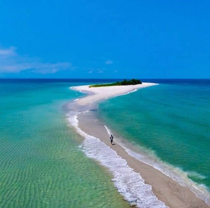 Le Gabon humilié dans l’affaire Mbanié : au-delà des îlots, une défaite nationale.

#Gabon
#Mbanié
#guinéeequatoriale
#TheodoroObiangNguema
#OliguiNguema

gabonintelligent.com/le-gabon-humil…