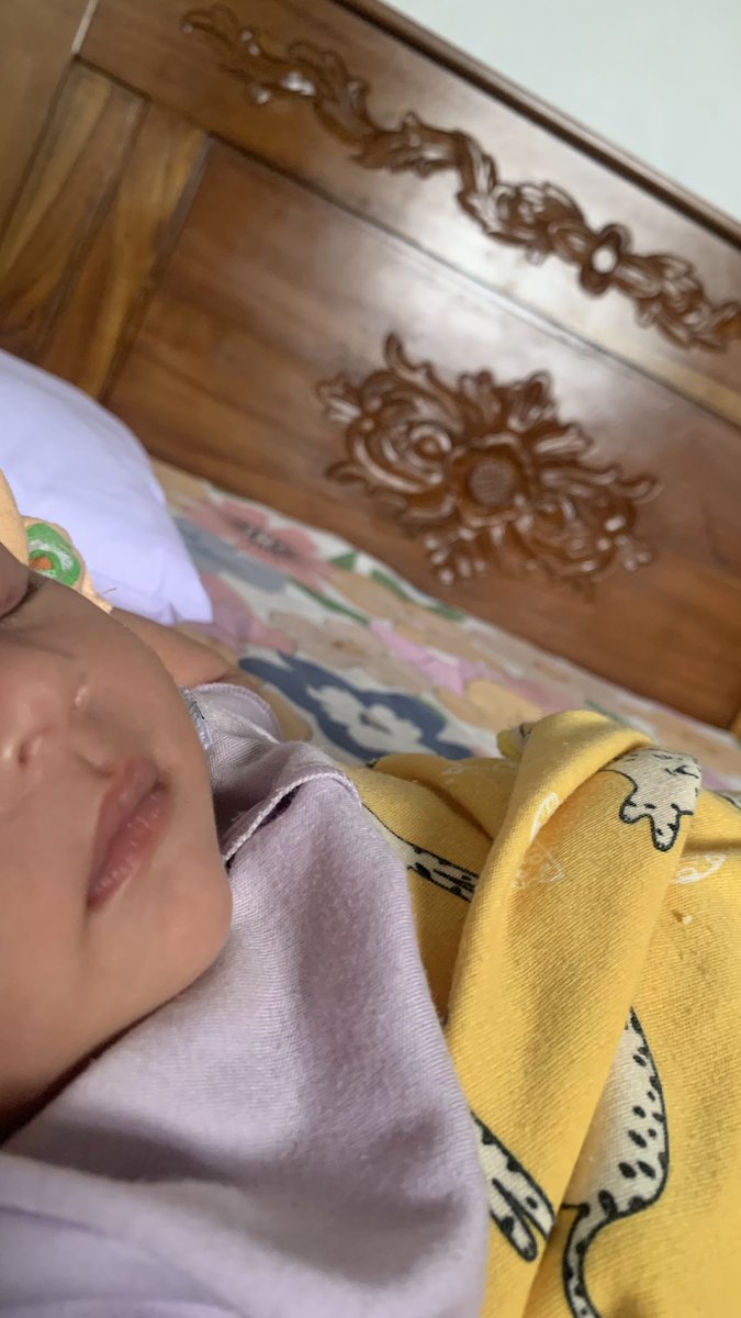 ayunichafiza's tweet photo. Selamat tidur anak Umma….
kamu yang 9 bulan diperut Umma, 
Umma sayang adek 😘😘😘😘 https://t.co/jcNo3waA5b