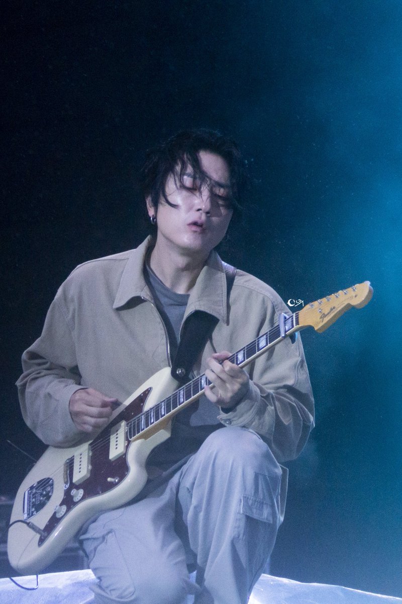 그린캠프 한쪽 무릎 꿇은 윤선생