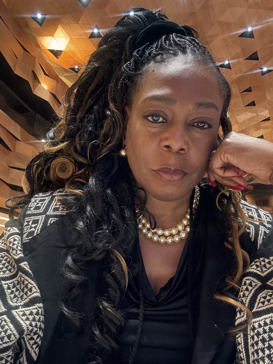 And it’s a wrap! Truly HISTORIC World Health Assembly - hugely successful week+ including overflow at Diagnostics Day #DxDay2025 by the amazing Team <a href="/FINDdx/">FIND</a> Honoured to have been a part of it and to take my seat at Palais des Nations as the Pandemic Accord was adopted at #WHA78