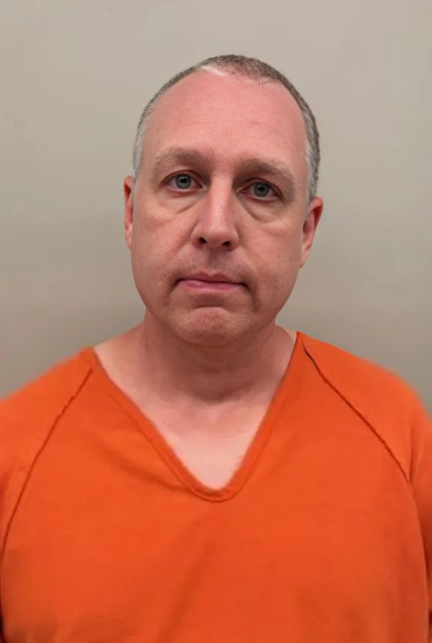 🔥‼️BREAKING: FBI agent charged with 7 counts of possessing CHILD R*PE videos. 

📍Houston, Texas