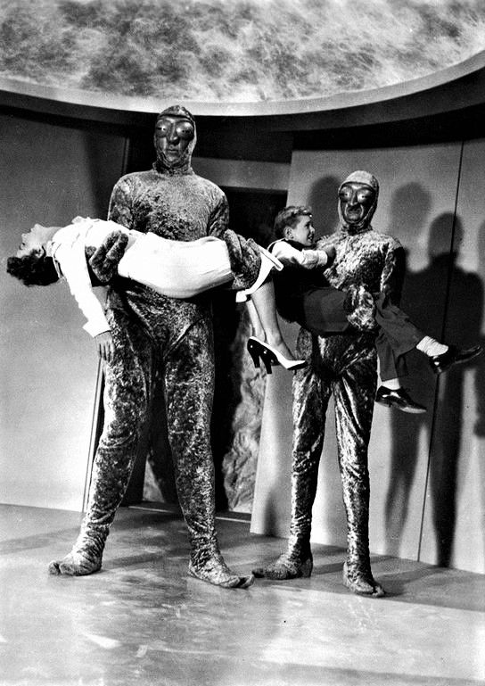 The aliens and their dates are here pinterest.com/pin/3237666607…