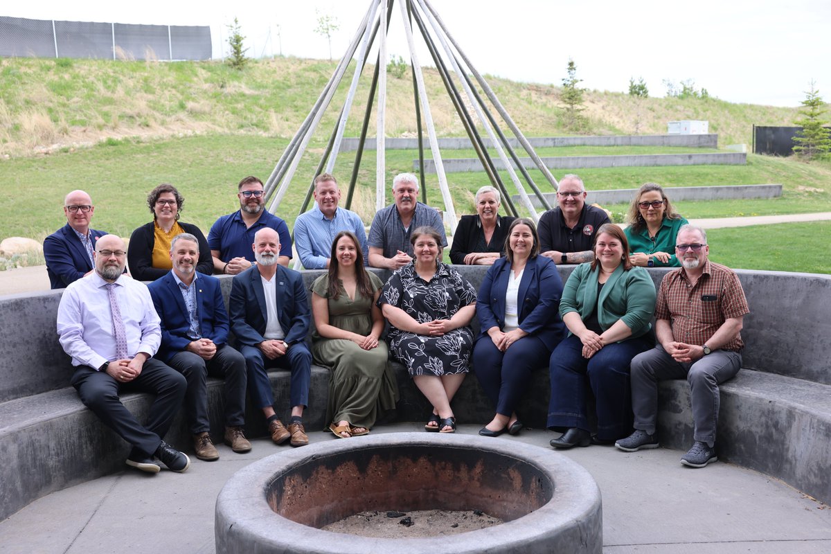 Les président·es d’organisations de l’enseignement du 🇨🇦 se sont réunis à Whitecap, en Sask. pour parler de la protection de l’éducation publique au pays.

Les président·es appellent les provinces, les territoires et le Conseil des ministres de l’Éducation (Canada) à prendre des