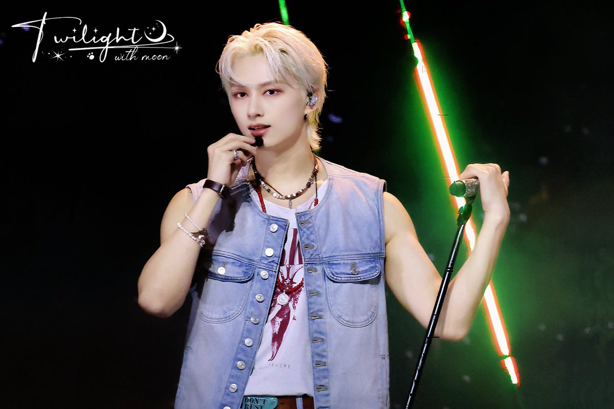 twilight_610's tweet photo. 🤘😼🎤🤘
250525 Burst Stage
#文俊辉 #JUN #SEVENTEEN #Junhui #ジュン #문준휘 #BURST_Stage https://t.co/vMHvgRYtNh