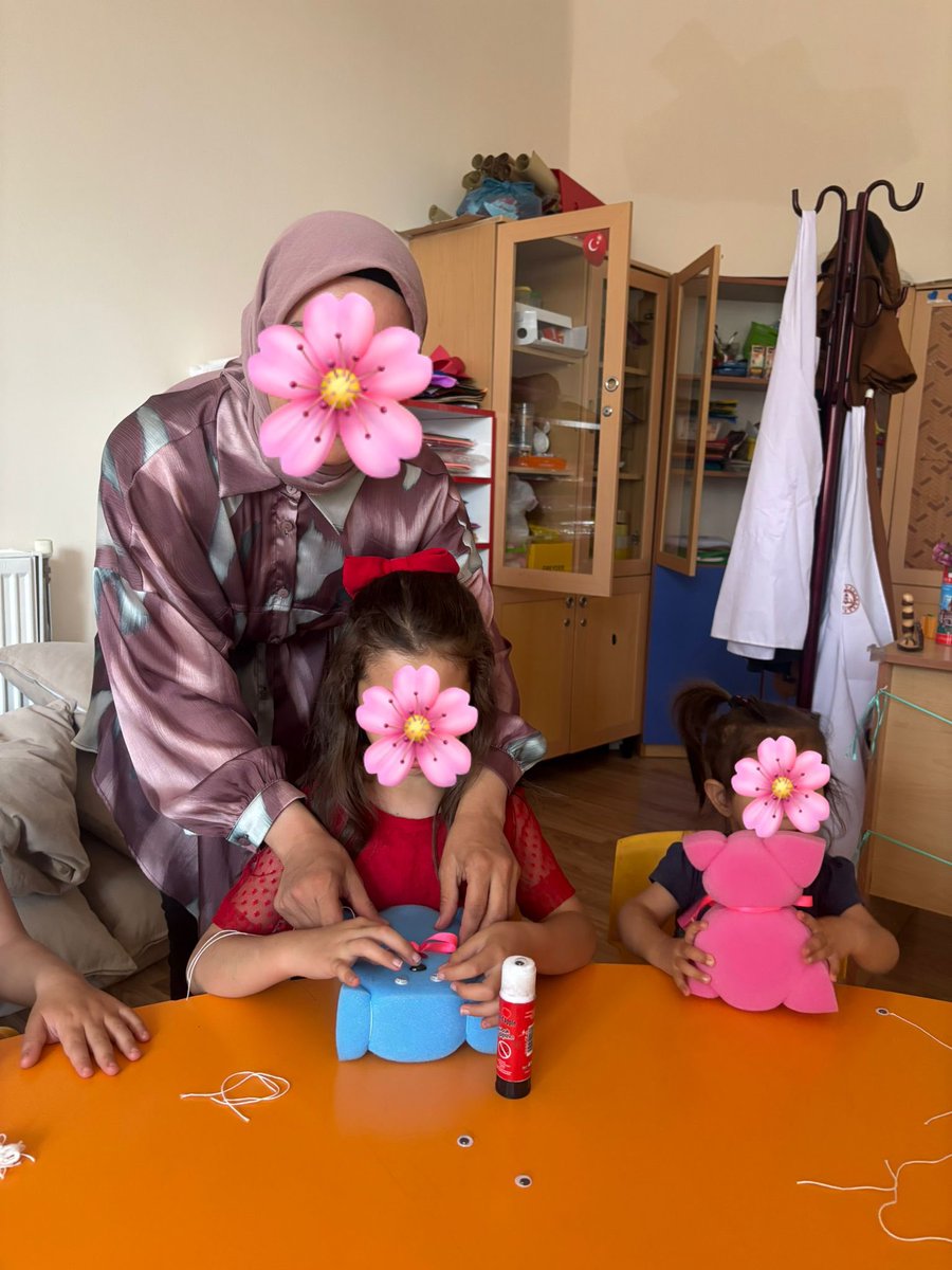 Mardin Ömerli Zübeyde Hanım Anaokulu (@zubeydehanim47) on Twitter photo Çalışkan arılar 🐝 sınıfımız “Aile katılımı” kapsamında süngerden ayıcık tasarladı.
<a href="/tcmeb/">Millî Eğitim Bakanlığı</a>
<a href="/Yusuf__Tekin/">Yusuf Tekin</a>
<a href="/mardinilmem/">Mardin İl Millî Eğitim Müdürlüğü</a>
<a href="/ali_eyyupkoca/">Ali Eyyupkoca</a>
<a href="/SuleymnAKIN/">Süleyman AKIN🇹🇷</a>
<a href="/makdag47/">Makdag</a>
<a href="/OmerliMem/">Ömerli İlçe Milli Eğitim Müdürlüğü</a>
<a href="/adnanciftci47/">Adnan ÇİFTÇİ</a>
<a href="/mir_zal_zin/">Sulhaddin Bahtiyaroğlu</a> Çalışkan arılar 🐝 sınıfımız “Aile katılımı” kapsamında süngerden ayıcık tasarladı.
<a href="/tcmeb/">Millî Eğitim Bakanlığı</a>
<a href="/Yusuf__Tekin/">Yusuf Tekin</a>
<a href="/mardinilmem/">Mardin İl Millî Eğitim Müdürlüğü</a>
<a href="/ali_eyyupkoca/">Ali Eyyupkoca</a>
<a href="/SuleymnAKIN/">Süleyman AKIN🇹🇷</a>
<a href="/makdag47/">Makdag</a>
<a href="/OmerliMem/">Ömerli İlçe Milli Eğitim Müdürlüğü</a>
<a href="/adnanciftci47/">Adnan ÇİFTÇİ</a>
<a href="/mir_zal_zin/">Sulhaddin Bahtiyaroğlu</a>